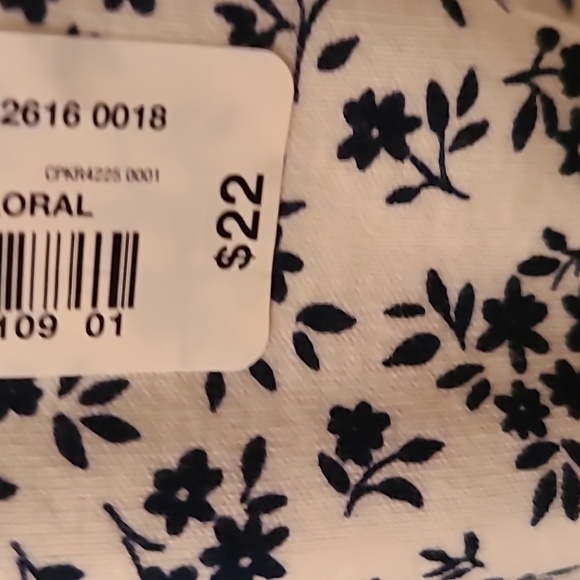 THEREABOUTS GIRLS BLACK AND WHITE FLORAL SHORT SLEEVE TOP SIZE LARGE 14.5/16.5P - Picture 7 of 7